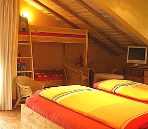 G�stehaus 'Haus Silbermond' beim Europa-Park Rust - G�stezimmer Mond 1